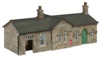 44-000G Bachmann Scenecraft Oakworth Station Green